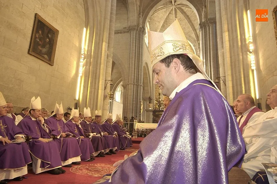 Foto 6 - El Obispo de las br&uacute;julas que lleg&oacute; inesperadamente y se marcha de forma abrupta y misteriosa  
