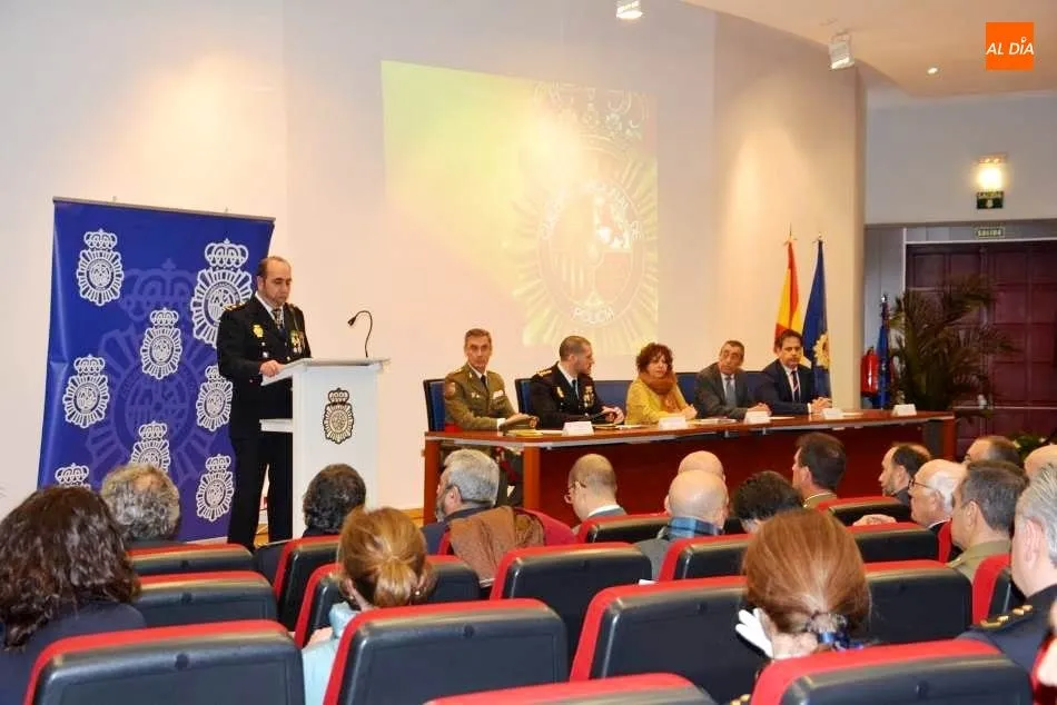 Foto 9 - La Polic&iacute;a Nacional concede 13 condecoraciones al M&eacute;rito y Dedicaci&oacute;n