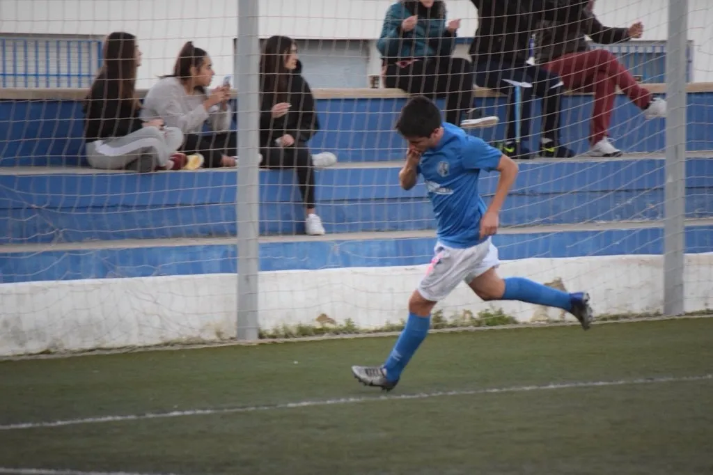 Cristóbal Gil celebrando un gol marcado el pasado mes de enero. Foto: Twitter Mar menor