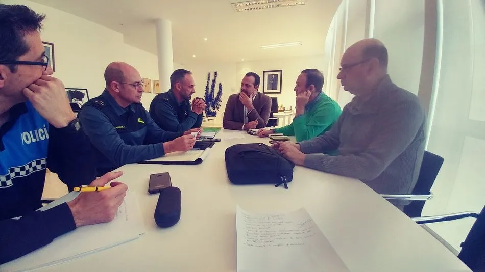 El Ayuntamiento de Santa Marta ha acogido una nueva reunión para coordinar diversos aspectos que atañen a la seguridad