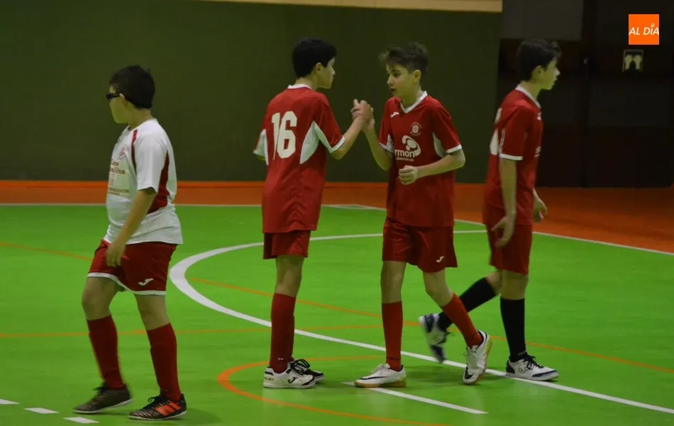 Foto 10 - El III Infantil A se impone al C en el derby fraticida de apertura del finde deportivo  