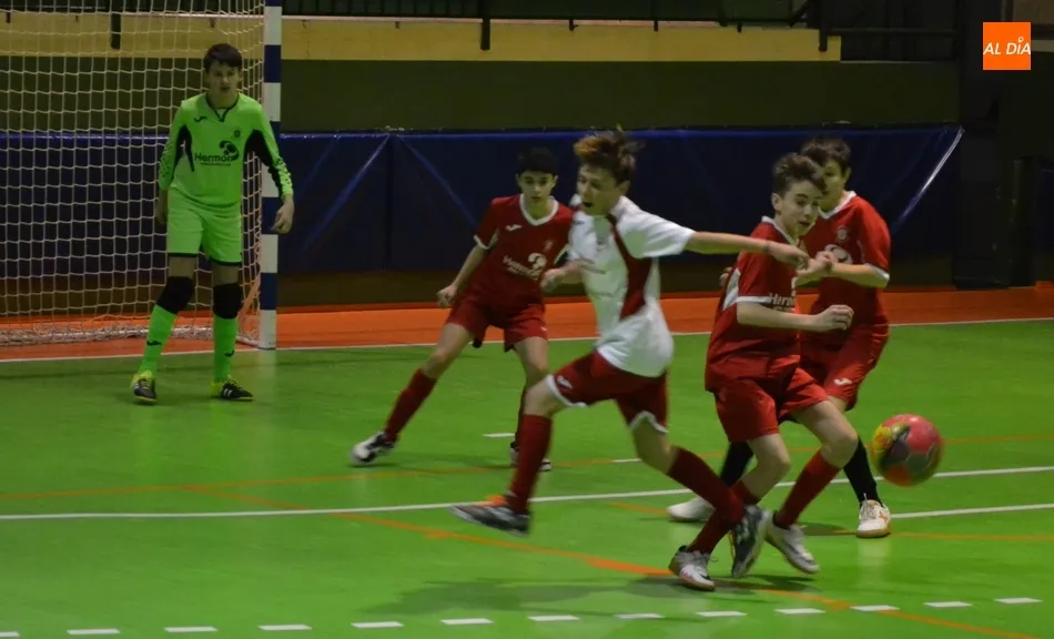 Foto 8 - El III Infantil A se impone al C en el derby fraticida de apertura del finde deportivo  