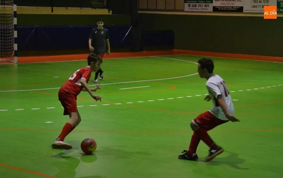 Foto 4 - El III Infantil A se impone al C en el derby fraticida de apertura del finde deportivo  