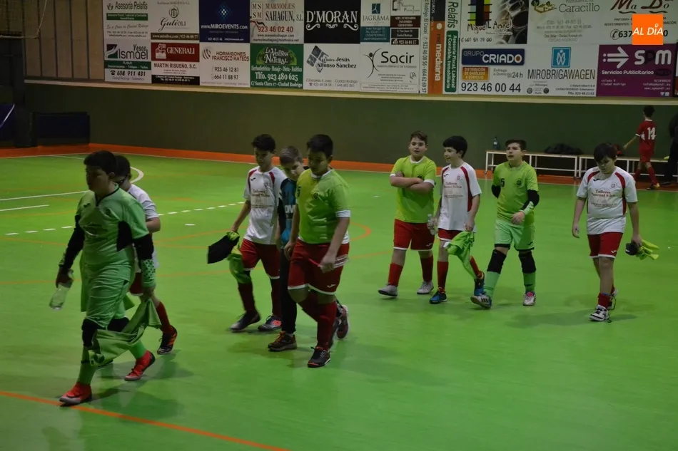 Foto 3 - El III Infantil A se impone al C en el derby fraticida de apertura del finde deportivo  