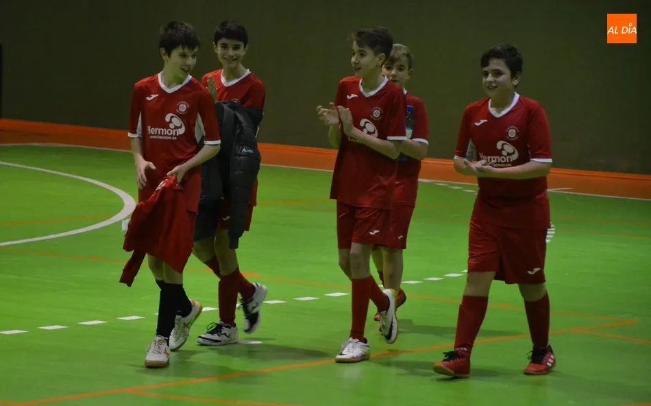 Foto 2 - El III Infantil A se impone al C en el derby fraticida de apertura del finde deportivo  