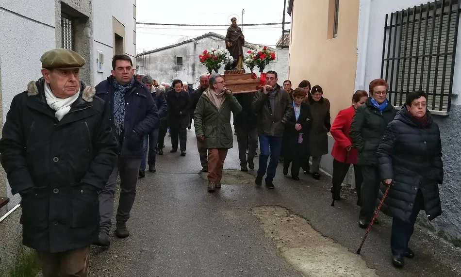 Procesión por las calles de la localidad | Fotos Javier Antúnez