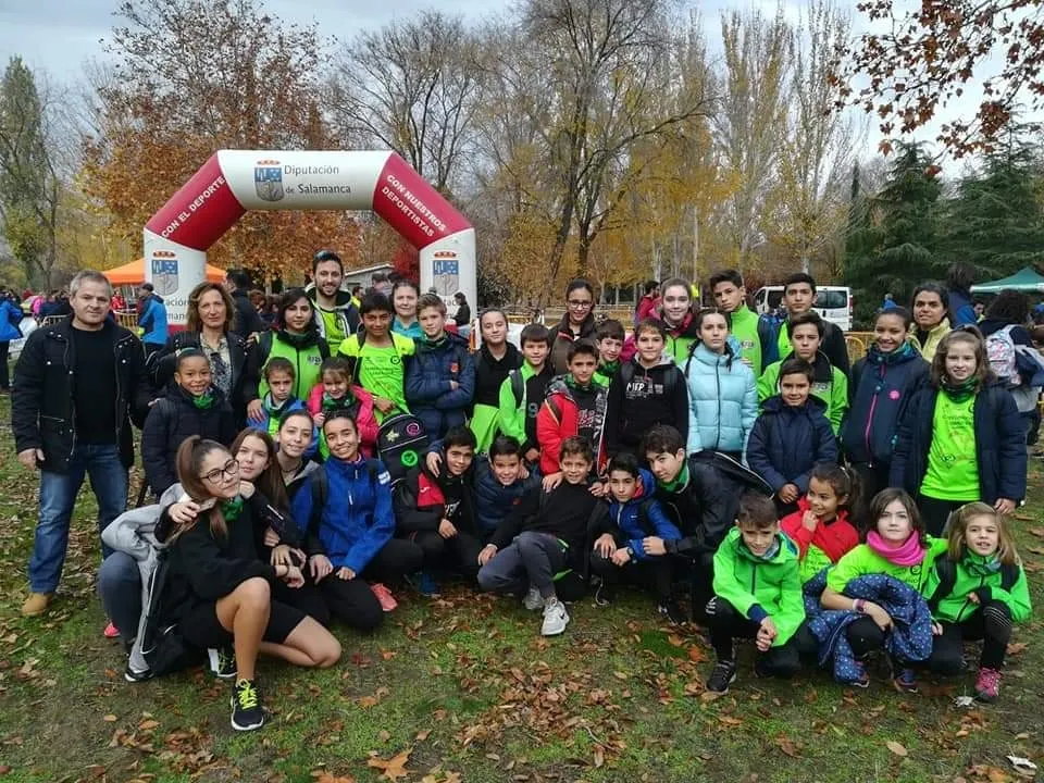 Atletas de la base del Correcaminos Carbajosa