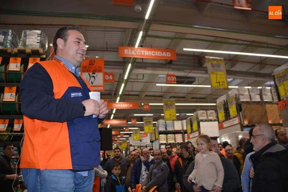 Foto 4 - Bricomart se presenta a los profesionales en la cuenta atr&aacute;s para su inauguraci&oacute;n