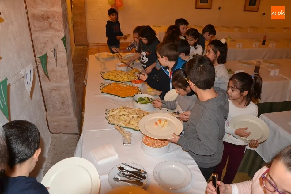 Foto 4 - Los ni&ntilde;os mirobrigenses muestran en el Parador su pasi&oacute;n por la cocina  