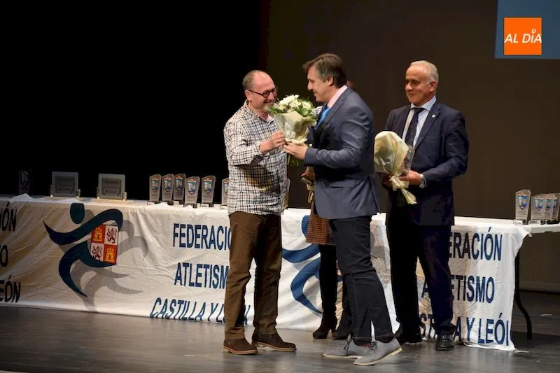 Foto 10 - La Delegaci&oacute;n Salmantina de Atletismo reconoce a los mejores atletas de la pasada temporada