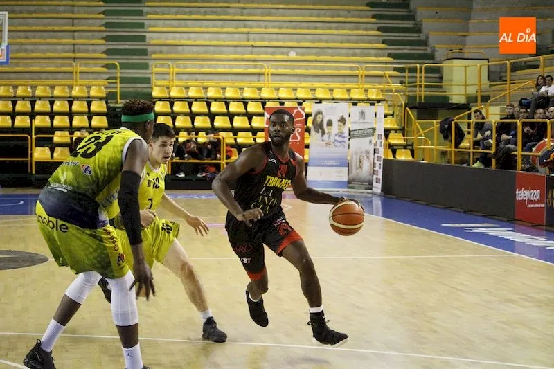 Acción del partido entre el CB Tormes y Ávila