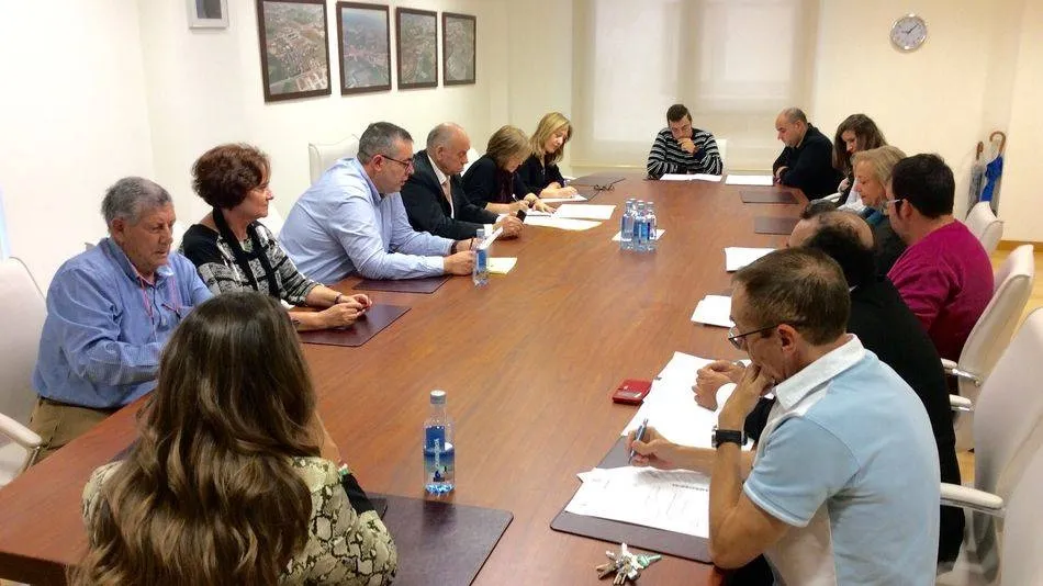 Momento de un pleno pasado del Ayuntamiento de Villares de la Reina