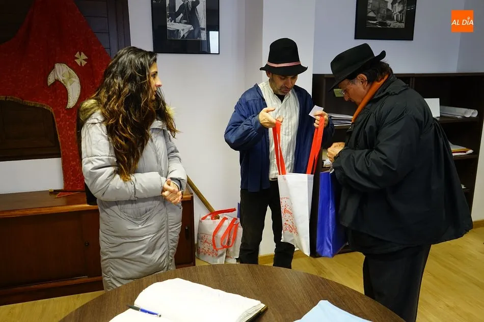 Foto 2 - El marrano de San Ant&oacute;n es para el due&ntilde;o del boleto n&uacute;mero 674