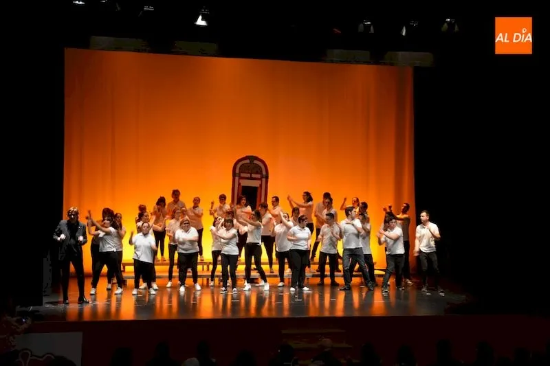 Interpretación de la película Grease por parte de la Fundación AVIVA/ Foto: Lydia González