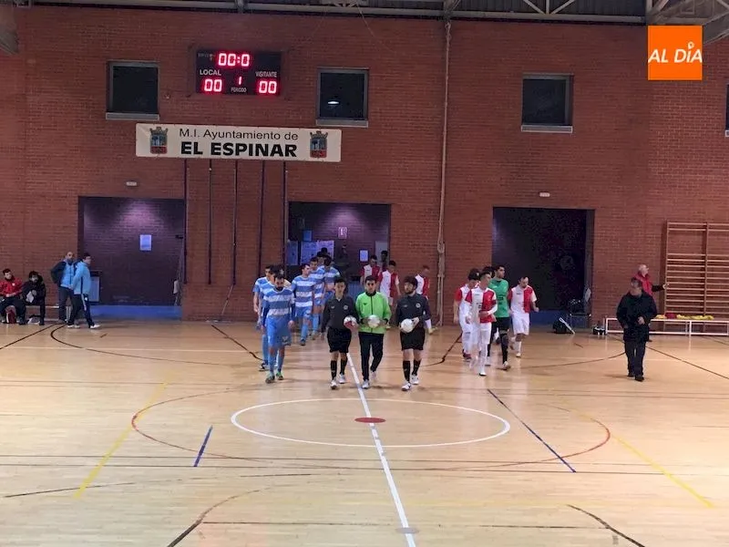 Foto 4 - El Salamanca FS deja escapar la victoria ante El Espinar (5-5)