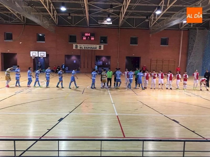 Foto 2 - El Salamanca FS deja escapar la victoria ante El Espinar (5-5)