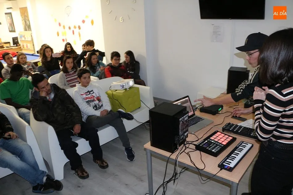 Foto 10 - Guijuelo Joven crea su propia m&uacute;sica