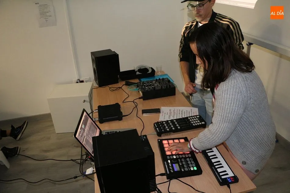 Foto 8 - Guijuelo Joven crea su propia m&uacute;sica