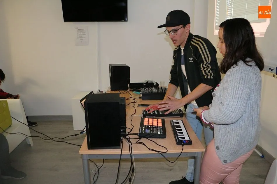 Foto 5 - Guijuelo Joven crea su propia m&uacute;sica