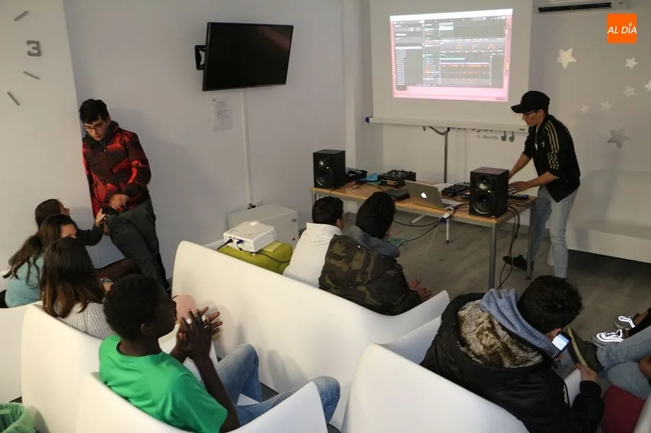 Foto 4 - Guijuelo Joven crea su propia m&uacute;sica