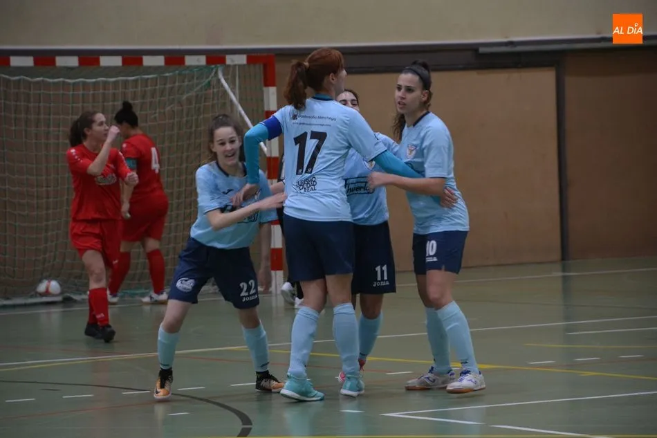 Foto 11 - La USAL y el Malag&oacute;n FS se reparten los puntos en un festival de goles (7-7)