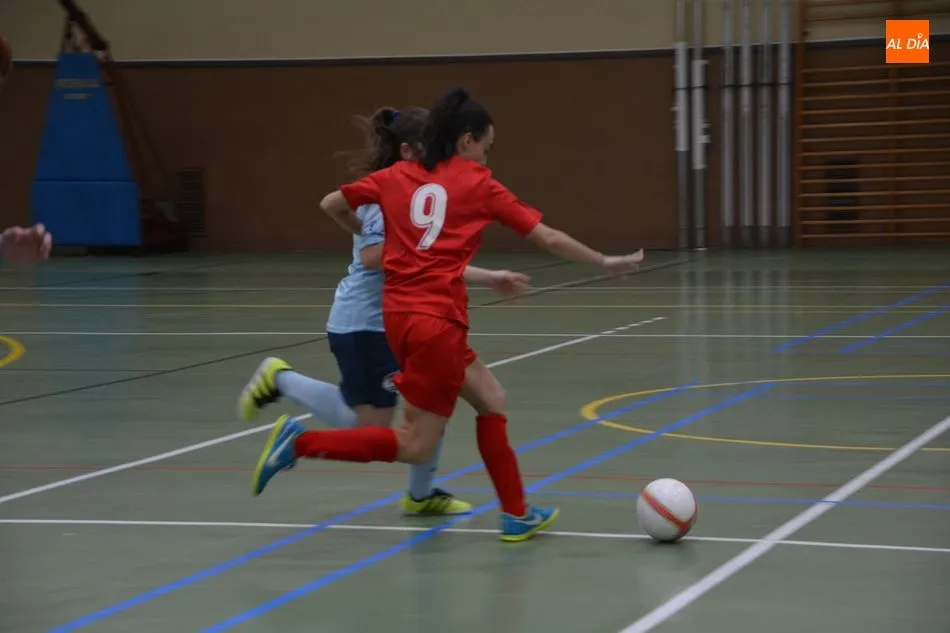 Foto 10 - La USAL y el Malag&oacute;n FS se reparten los puntos en un festival de goles (7-7)