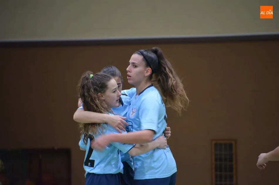 Foto 4 - La USAL y el Malag&oacute;n FS se reparten los puntos en un festival de goles (7-7)