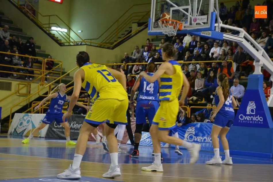 Foto 5 - La Liga y el Cad&iacute; La Seu &lsquo;arreglan&rsquo; los males del Perfumer&iacute;as Avenida (71-48)