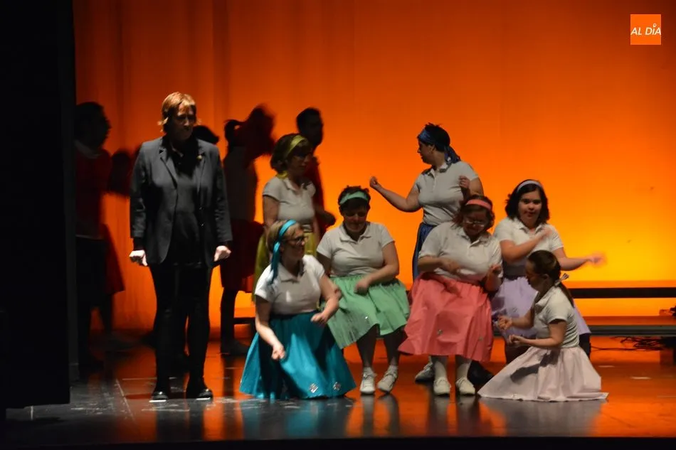Foto 11 - La Fundaci&oacute;n AVIVA deslumbra con su adaptaci&oacute;n de &lsquo;Grease&rsquo;