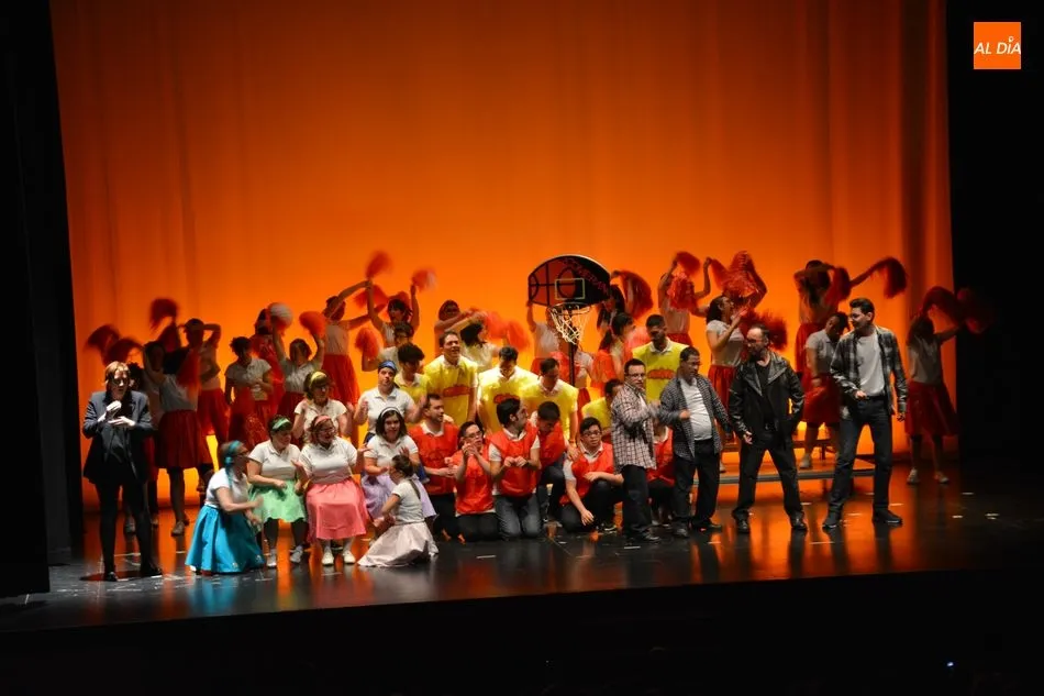 Foto 10 - La Fundaci&oacute;n AVIVA deslumbra con su adaptaci&oacute;n de &lsquo;Grease&rsquo;