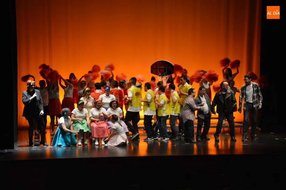 Foto 7 - La Fundaci&oacute;n AVIVA deslumbra con su adaptaci&oacute;n de &lsquo;Grease&rsquo;