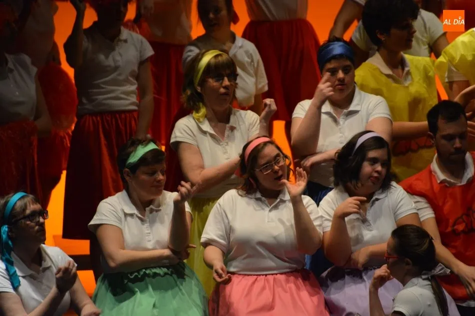 Foto 4 - La Fundaci&oacute;n AVIVA deslumbra con su adaptaci&oacute;n de &lsquo;Grease&rsquo;