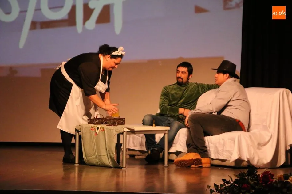 Foto 9 - Vitiriteros ameniza con humor la gala inaugural del Certamen Nacional de Teatro &lsquo;Villa de...