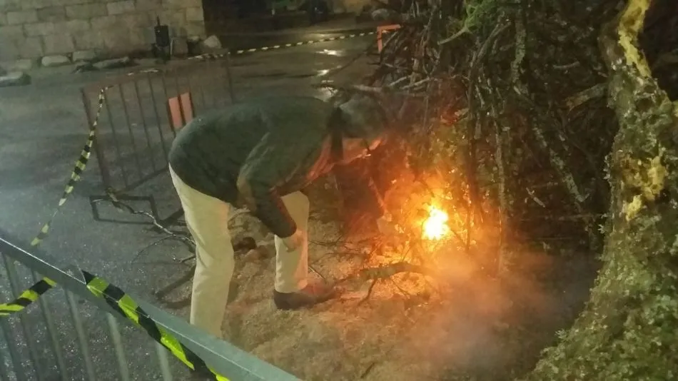 Foto 8 - La &lsquo;engualera&rsquo; espanta los males en Cip&eacute;rez la v&iacute;spera de San Sebasti&aacute;n  
