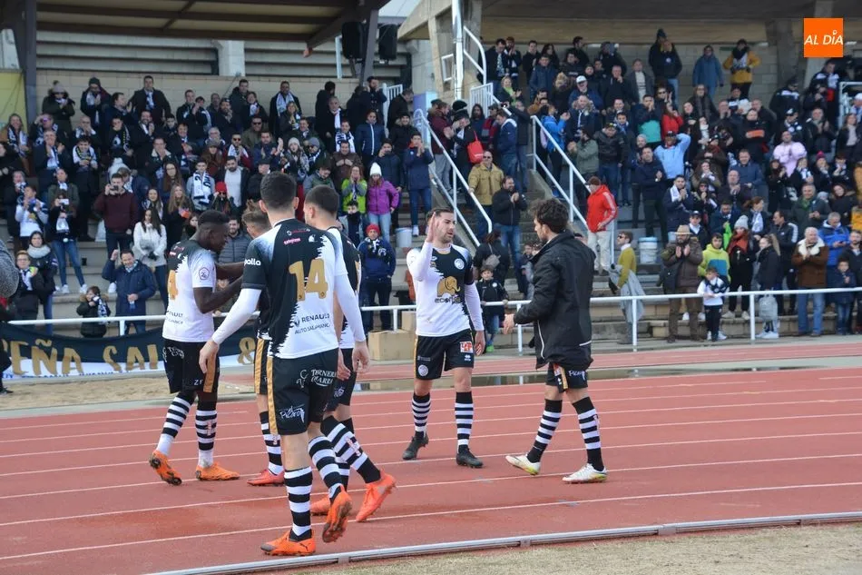 Unionistas deslumbra con un auténtico partidazo ante Las Palmas B en su vuelta a casa (3-0)