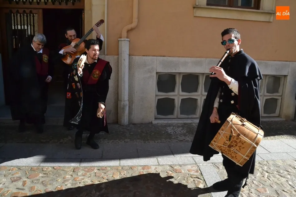 Foto 3 - Hasta la tuna participa en el d&iacute;a grande en honor a San Sebasti&aacute;n, que tuvo dos estrenos de...