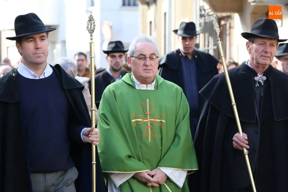 Foto 9 - Los mayordomos de San Sebasti&aacute;n en Villavieja presiden la procesi&oacute;n y proceden a la &lsquo;colaci&oacute;n...