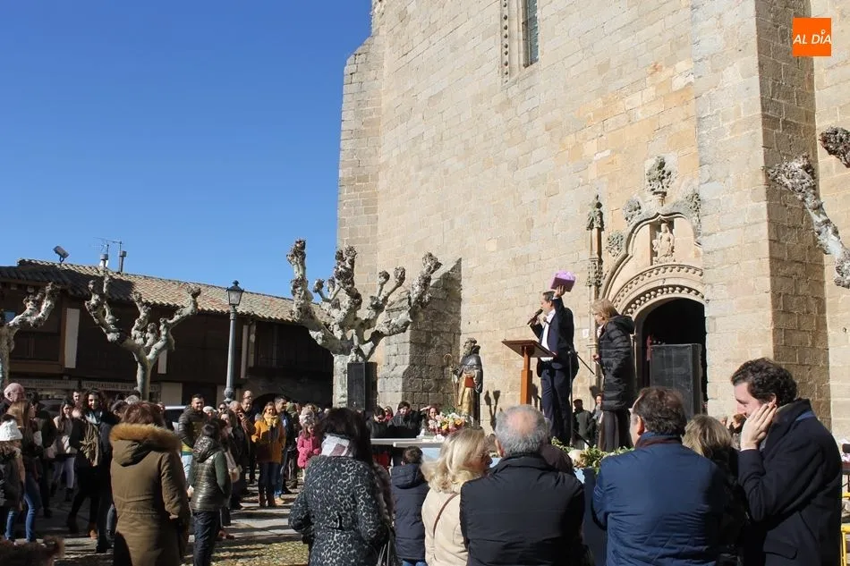 Foto 4 - La Fiesta de San Ant&oacute;n recauda m&aacute;s de 2.700 euros en una entretenida subasta