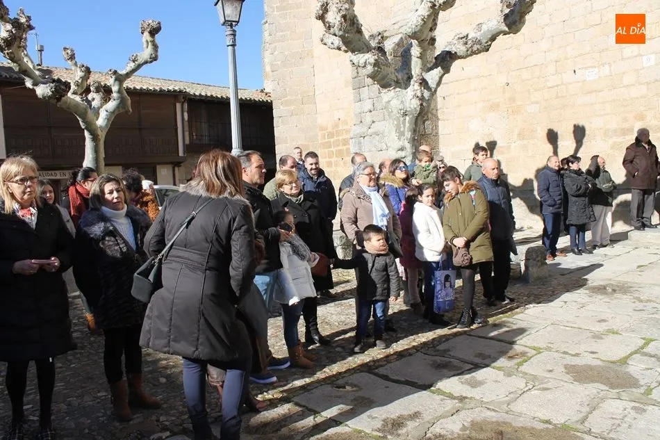 Foto 3 - La Fiesta de San Ant&oacute;n recauda m&aacute;s de 2.700 euros en una entretenida subasta