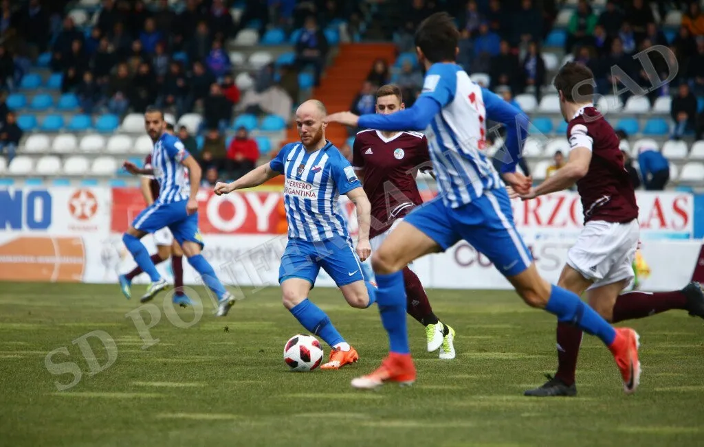 Foto 2 - El Salamanca UDS obra lo &lsquo;imposible&rsquo; y asalta un inexpugnable Toral&iacute;n (0-1)