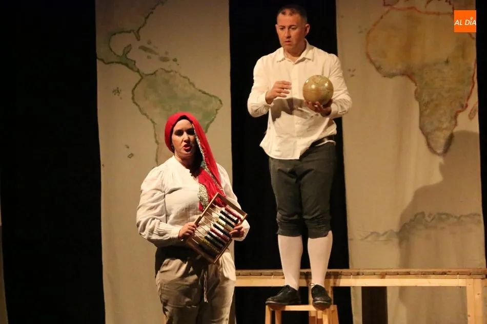 Foto 8 - El Certamen de Teatro Villa de Vitigudino arranca con una buena entrada para ver a UGTeatro  