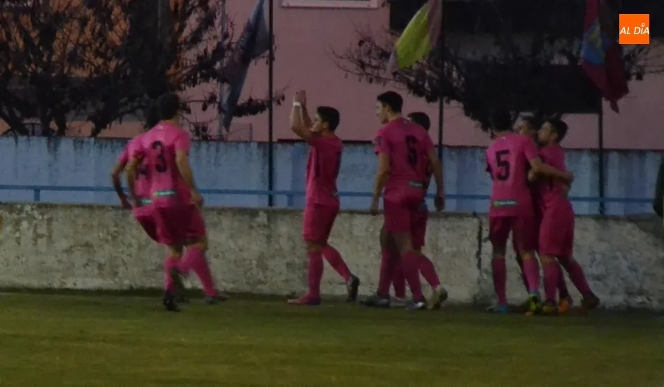 Foto 8 - Cinco flechas mataron a San Sebasti&aacute;n... y un solitario gol en el 89&rsquo; al Ciudad Rodrigo ante la...