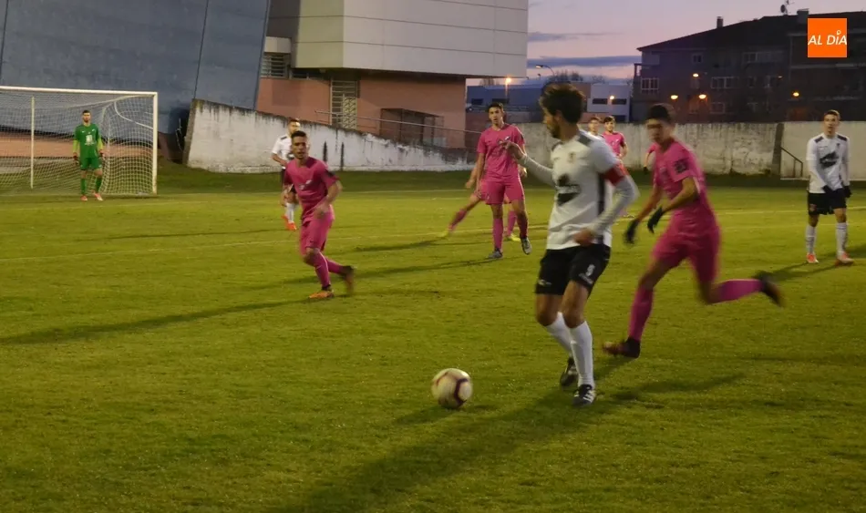 Foto 4 - Cinco flechas mataron a San Sebasti&aacute;n... y un solitario gol en el 89&rsquo; al Ciudad Rodrigo ante la...