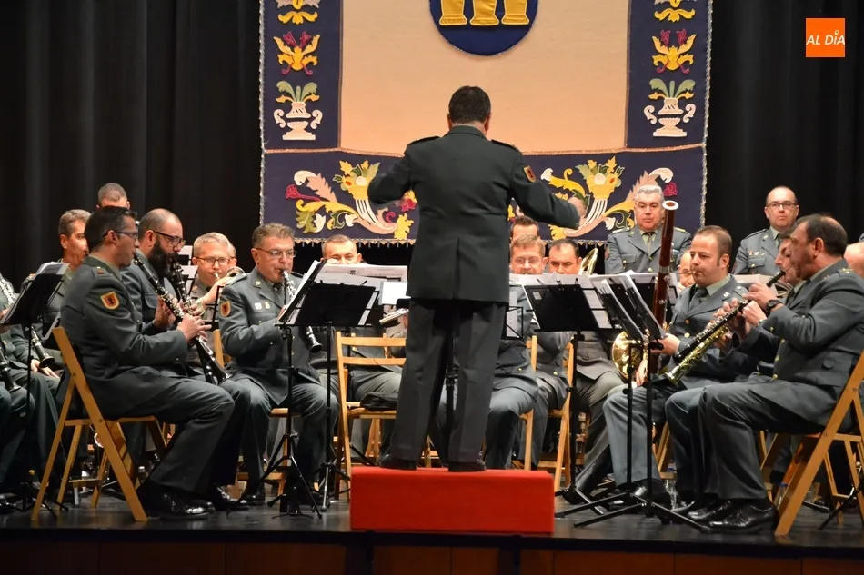 Foto 8 - El Teatro Nuevo roza el lleno en el concierto de la Unidad de M&uacute;sica de la Guardia Civil  