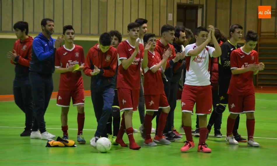 Foto 5 - Juveniles y cadetes del III Columnas se topan con el &aacute;rbitro, que hizo llamar a la Polic&iacute;a Local  