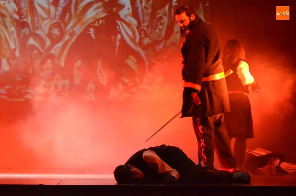 Dos de las escenas especiales de la Ruta de los Malditos en el Teatro Nuevo, en vídeo  