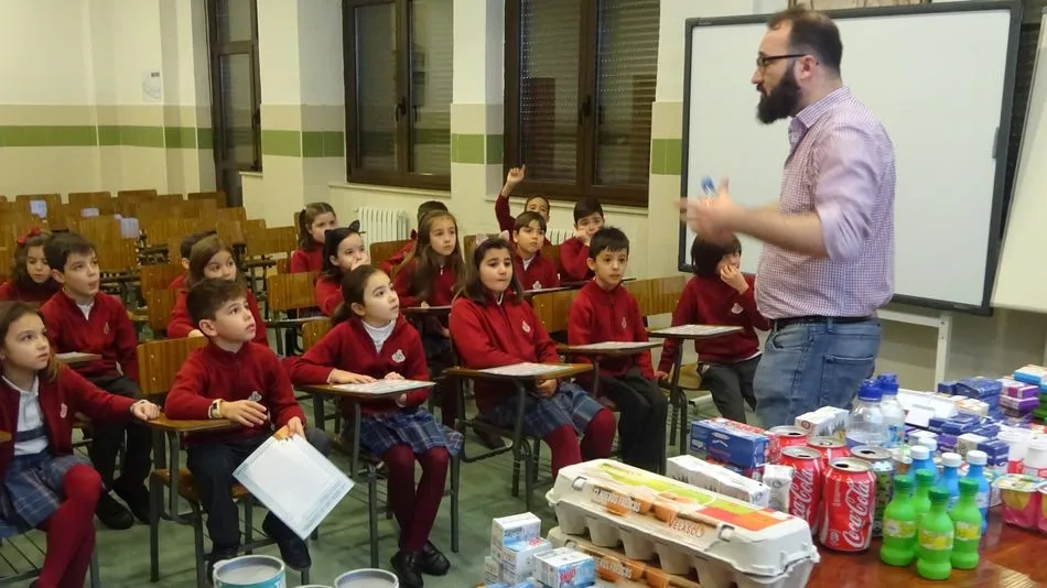 Alumnos de Colegio San Juan Bosco participan en talleres de consumo responsable  