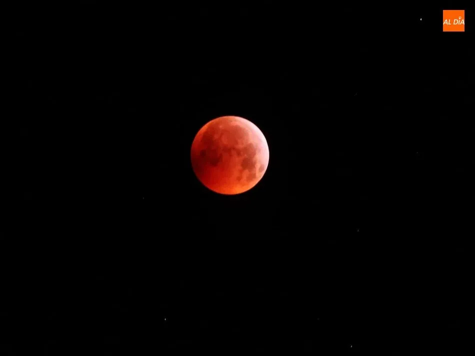 Foto 8 - El eclipse total de Luna y la superluna captados por la c&aacute;mara de Juli&aacute;n Mateos  