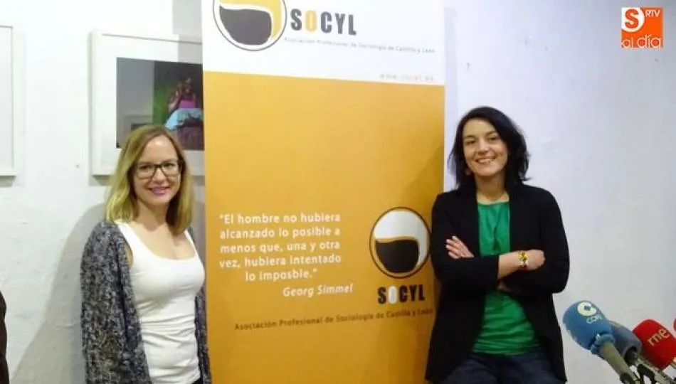 Marina Sánchez-Sierra y Elena Mateos, integrantes de la Asociación Profesional de la Sociología de Castilla y León (Socyl)