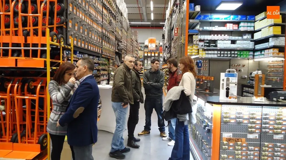 Foto 6 - Bricomart inaugura su almac&eacute;n en Salamanca con el respaldo de autoridades y profesionales  